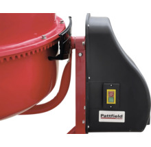 Prim-plan cu un mixer de ciment marca Pattfield