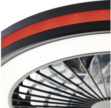 Prim-plan cu ventilator de tavan
