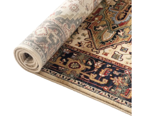 Covor rulat cu model tradițional