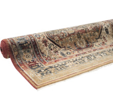 Covor rulat cu model oriental