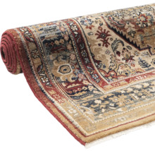 Covor rulat cu model oriental