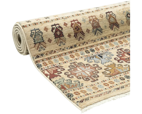 Covor rulat cu design cu model