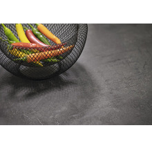 Ardei iute într-un coș de sârmă