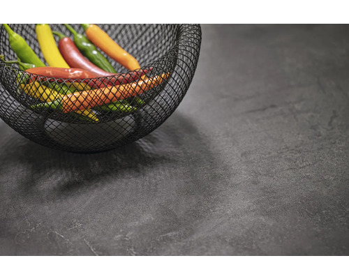 Ardei iute într-un coș de sârmă