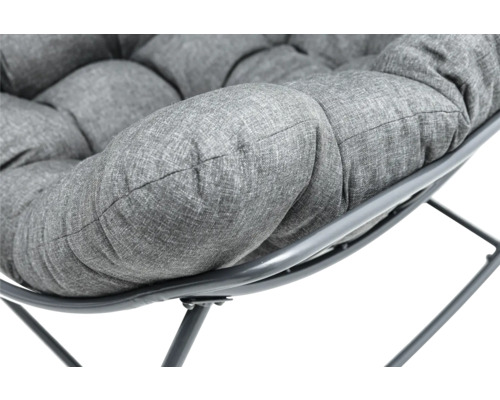 Prim-plan al scaunului tip papasan cu pernă