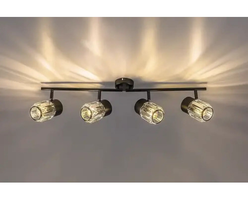 Lumină de tavan cu patru spoturi și abajururi prismatice