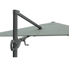 Prim-plan cu o umbrelă de soare Soluna cu mecanism de manivelă