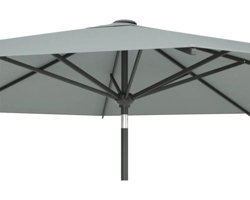 Imagine detaliată cu o umbrelă de soare gri cu cadru din oțel