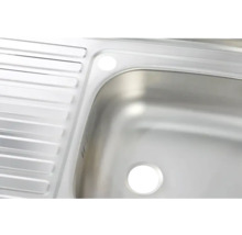 Imagine detaliată a unei chiuvete din oțel inoxidabil