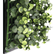 Perete artificial de plante cu eucalipt și flori albe