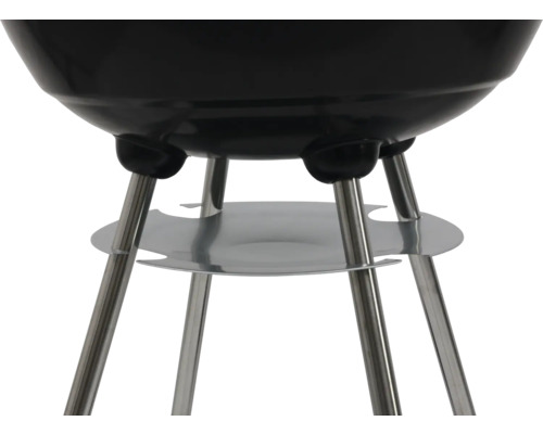 Vizualizare detaliată a unui grătar rotund cu picioare și spațiu de depozitare.