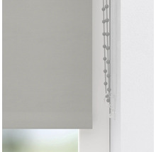 Rulou gri în fereastră