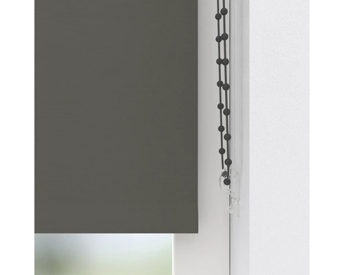 Prim-plan cu o rolă ca decorațiune de fereastră