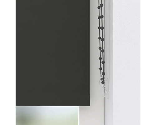 Rulou gri închis la fereastră cu mecanism de lanț.