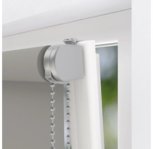 Vizualizare detaliată a unei rulouri cu lanț la fereastră