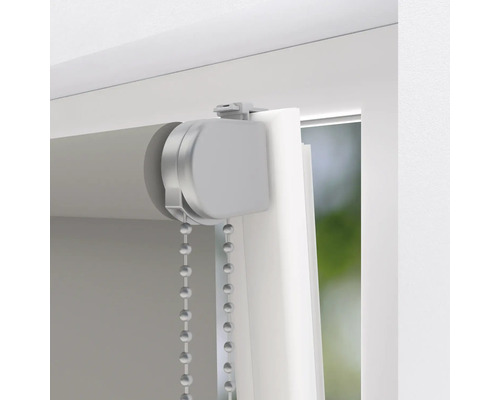 Vizualizare detaliată a unei rulouri cu lanț la fereastră