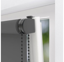 Prim-plan cu o rolă cu lanț pentru decorarea ferestrelor