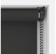 Detaliu al unei rolete cu lanț pentru decorarea ferestrelor