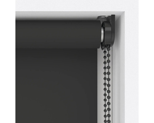 Detaliu al unei rolete cu lanț pentru decorarea ferestrelor