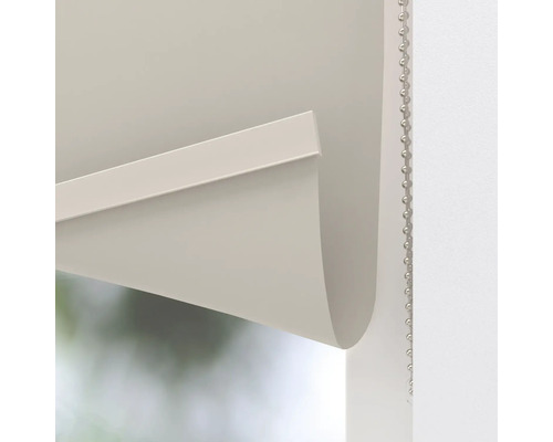 Imagine detaliată cu o roletă cu mecanism cu lanț.