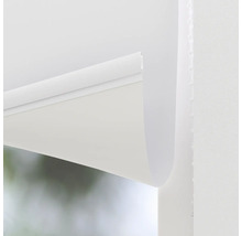 Detaliu jaluzea albă de fereastră