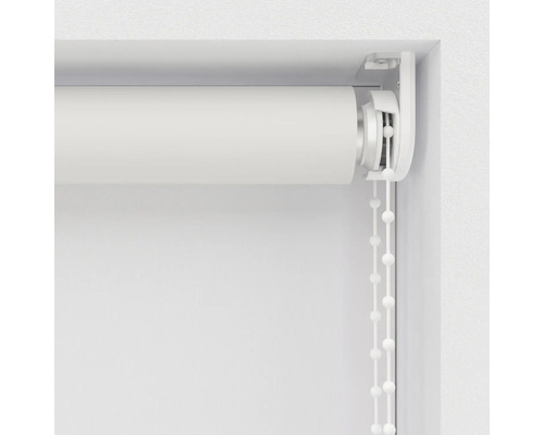 Prim-plan cu o rolă cu lanț pentru decorarea ferestrelor