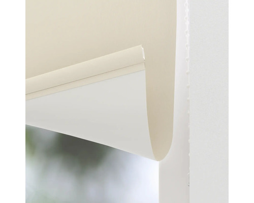 Vedere detaliată a unei role pentru decorarea ferestrelor