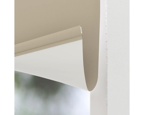 Imagine detaliată a unei rulouri cu lanț pentru decorarea ferestrelor și protecție solară