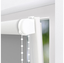 Vizualizare detaliată a unei rolete albe cu șnur de tragere pentru decorarea ferestrelor