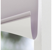 Imagine detaliată cu o rolă pe fereastră