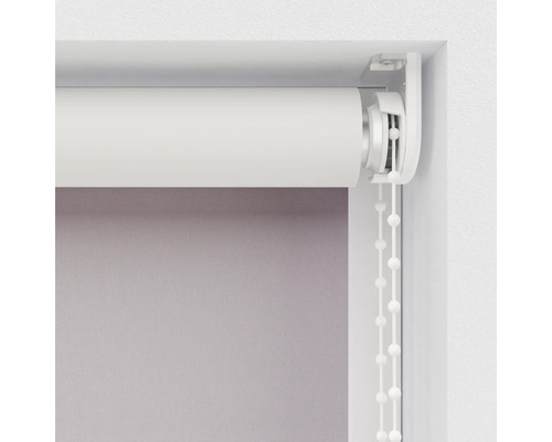 Rulou cu lanț la fereastră