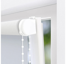 Detaliu jaluzea rulou albă la fereastră