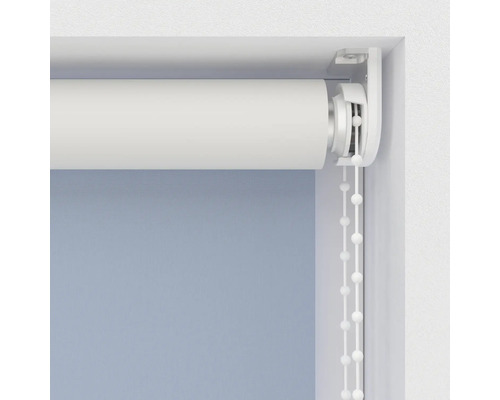 Prim-plan cu o rolă cu acționare cu lanț la fereastră