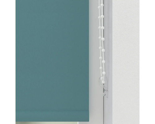 Rulou cu lanț la fereastră