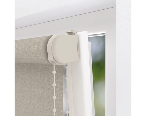 Prim-plan cu o rolă cu lanț pentru decorarea ferestrelor