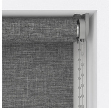 Rulou gri cu lanț la fereastră