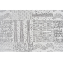 Prim-plan cu un covor cu model geometric