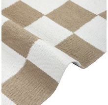 Covor cu model în romburi