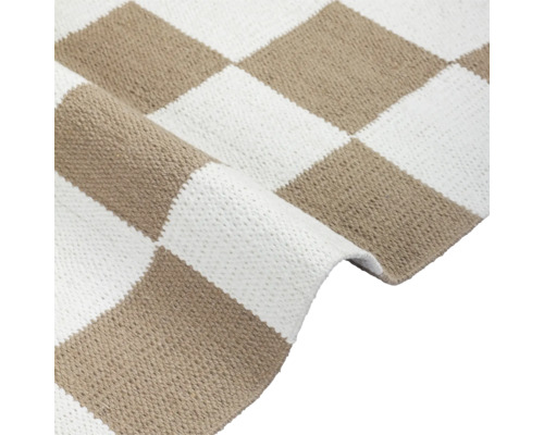 Covor cu model în romburi