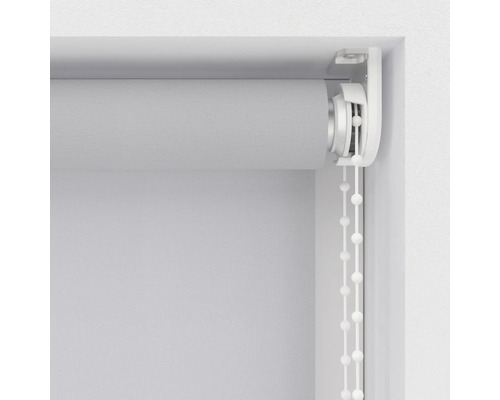 Rulou cu lanț la fereastră