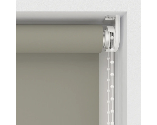 Rulou cu lanț la fereastră