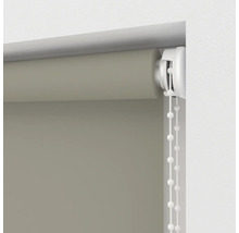 Detaliu al unei rolete cu șnur pentru decorarea ferestrelor