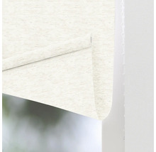 Prim-plan cu jaluzea bej pentru reglarea luminii și intimitate