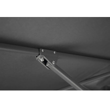 Prim-plan cu conectorul unui pavilion