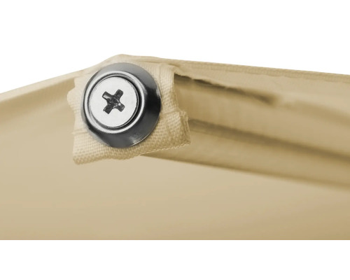 Detaliu al unei copertine bej cu șurub