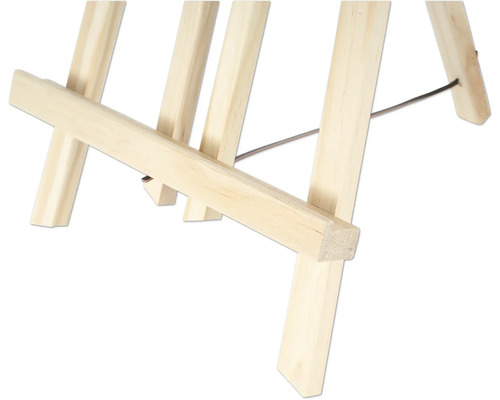 Vizualizare detaliată a unui șevalet din lemn