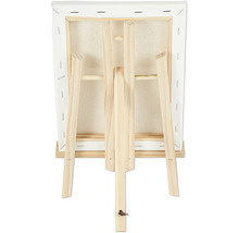 Partea din spate a unei pânze pe un șevalet din lemn