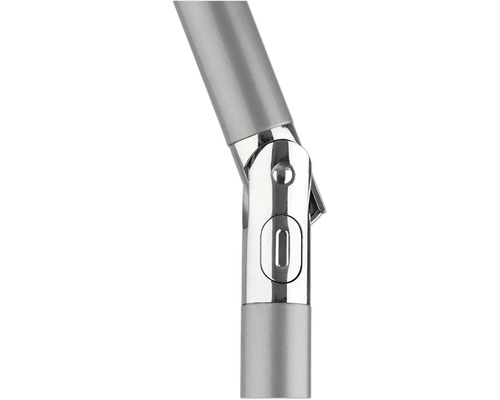 Prim-plan cu conector reglabil pentru tub metalic