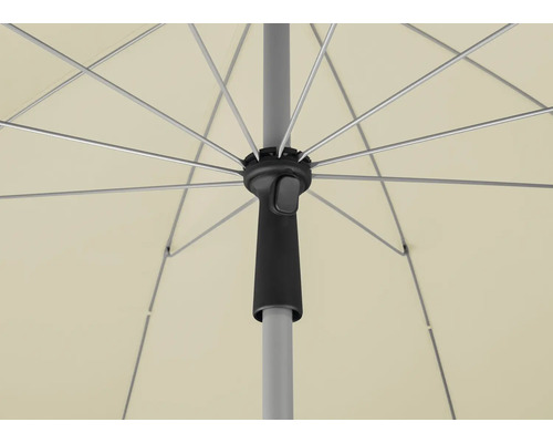 Imagine detaliată a unei umbrele de soare cu spițe, stâlp și mecanism de deschidere