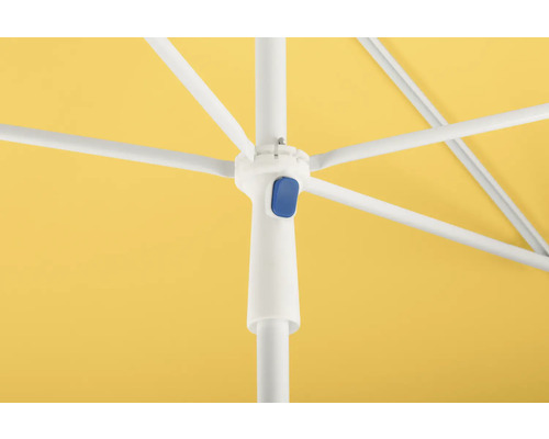 Vizualizare detaliată a unei umbrele de soare cu baldachin galben, cadru alb și buton albastru